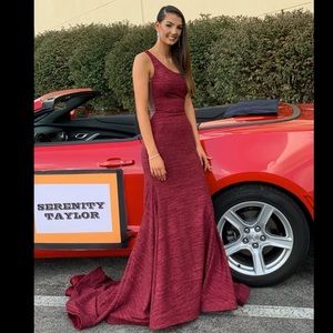 Brand:Jovani Color:Red with sparkles Size:4